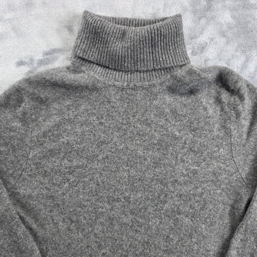 Lord & Taylor Turtleneck Sweater Womens Medium Grey Two Ply Cashmere Knit - Picture 2 of 8